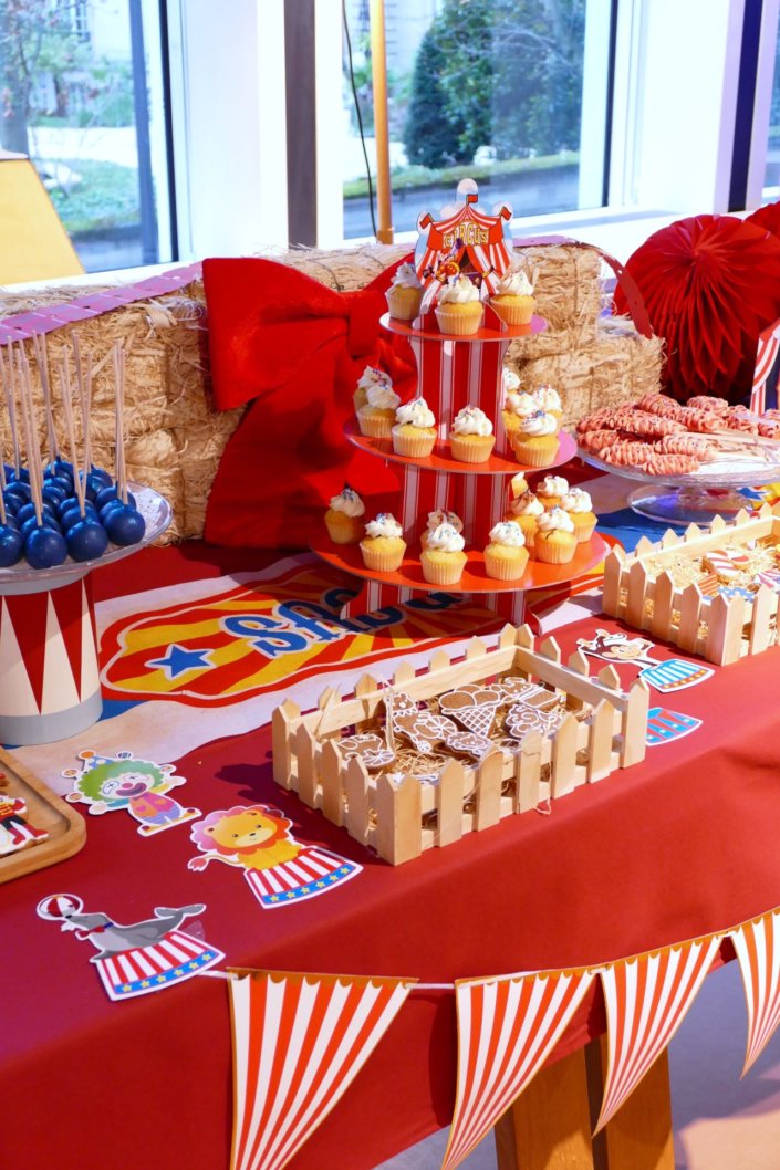Arbre de Noël Circus chez Unibail Rodamco Westfield par Studio Candy