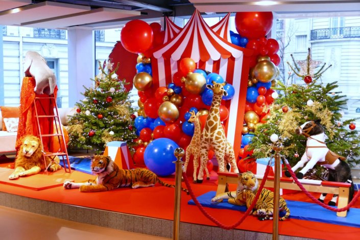 Arbre de Noël Circus chez Unibail Rodamco Westfield par Studio Candy