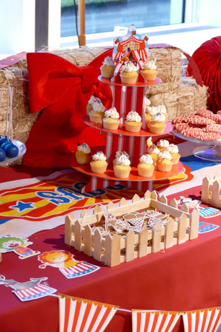 Arbre de Noël Circus chez Unibail Rodamco Westfield par Studio Candy