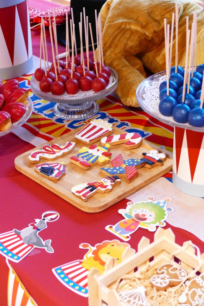 Arbre de Noël Circus chez Unibail Rodamco Westfield par Studio Candy