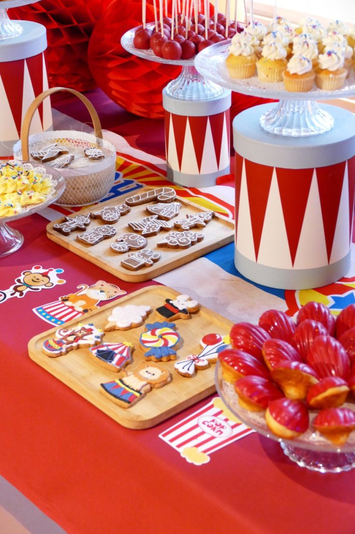 Arbre de Noël Circus chez Unibail Rodamco Westfield par Studio Candy