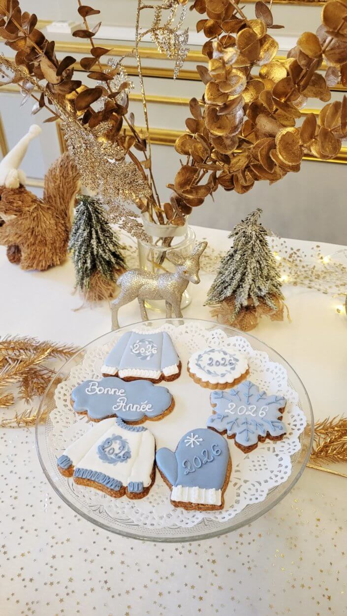 Galette des rois pour la Française sur le thème dorée blanc et bois