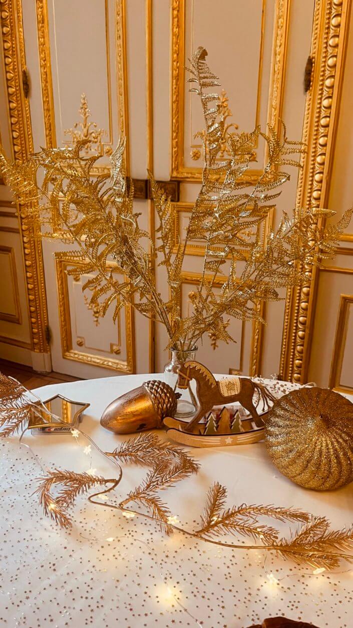 Galette des rois pour la Française sur le thème dorée blanc et bois