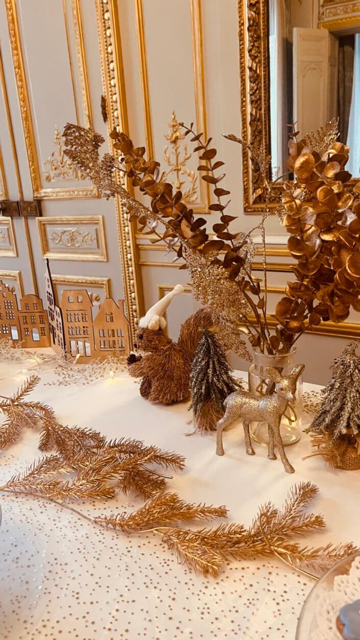 Galette des rois pour la Française sur le thème dorée blanc et bois