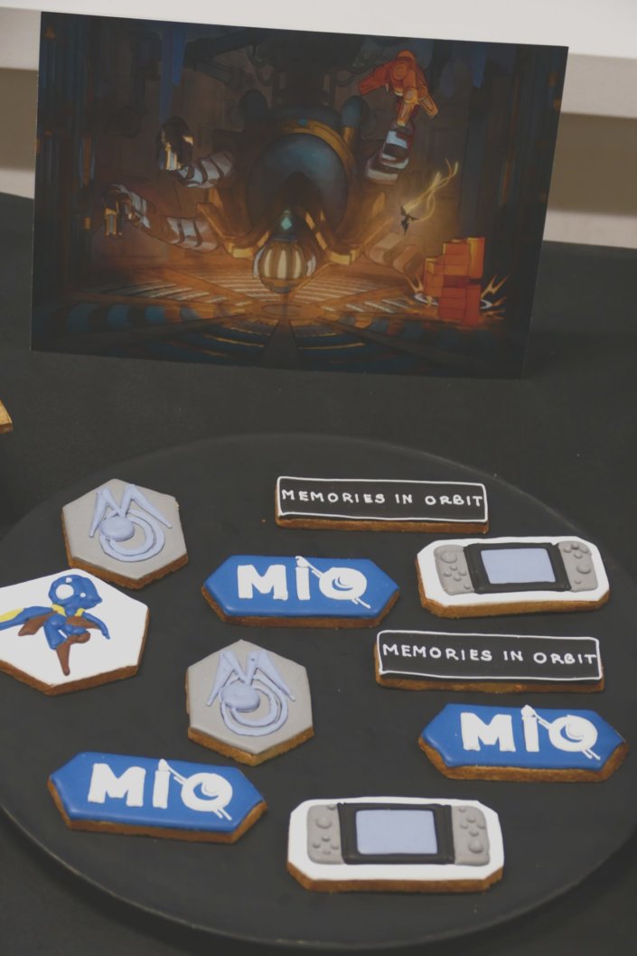 Évènement pour le lancement du nouveau jeu vidéo MIO pour Pull Up avec de la nourriture sucré salé et un gateau personnalisé