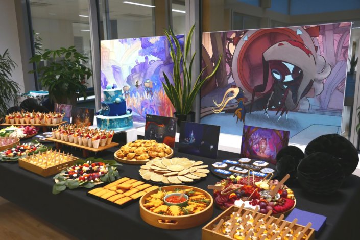 Évènement pour le lancement du nouveau jeu vidéo MIO pour Pull Up avec de la nourriture sucré salé et un gateau personnalisé