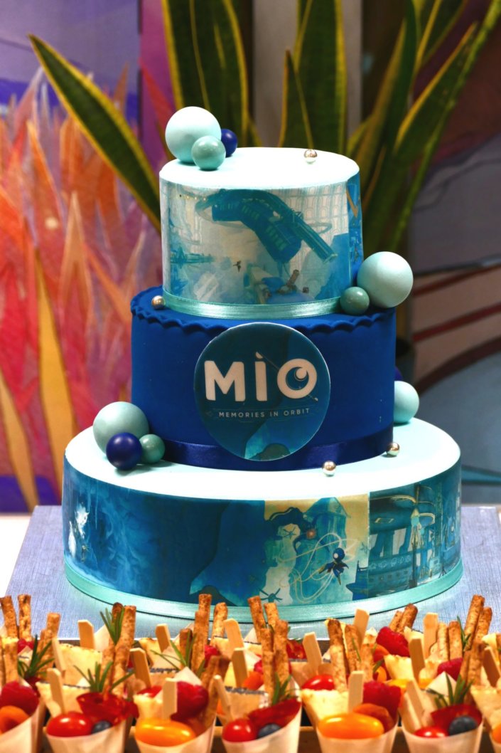 Évènement pour le lancement du nouveau jeu vidéo MIO pour Pull Up avec de la nourriture sucré salé et un gateau personnalisé