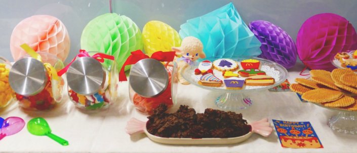 Petit déjeuner chez Pinterest sur le thème Throwback kids avec pleins de couleurs