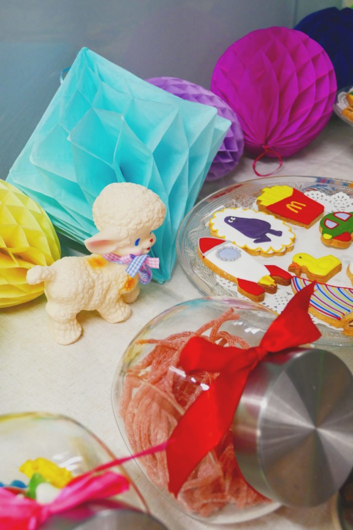 Petit déjeuner chez Pinterest sur le thème Throwback kids avec pleins de couleurs