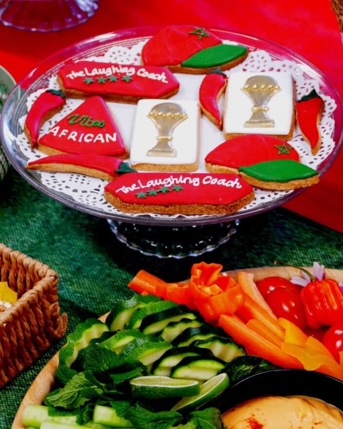 Évènement pour la CAN pour le lancement de la vache qui rit à l'harissa avec plateau de crudités, madeleines, cake pop, bouchés apéritifs à la vache qui rit et sablés personnalisés