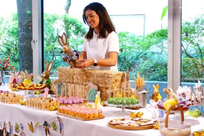 Goûter de Pâques réalisé par Studio Candy pour La Française avec une scénographie de Pâques, pâtisseries sur mesure, candy bar d'oeufs en chocolat